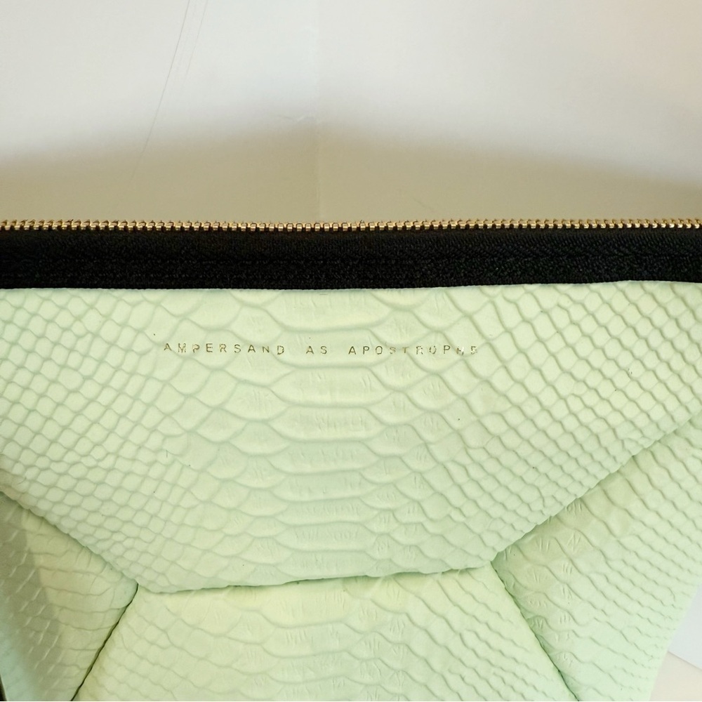 NWT Ampersand as Apostrophe Leather Python Textured Clutch Bag in Mint Green - Picture 4 of 11